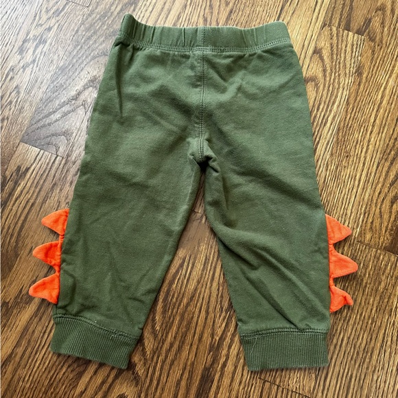 Carter’s dinosaur outfit, size 18M - Picture 5 of 6